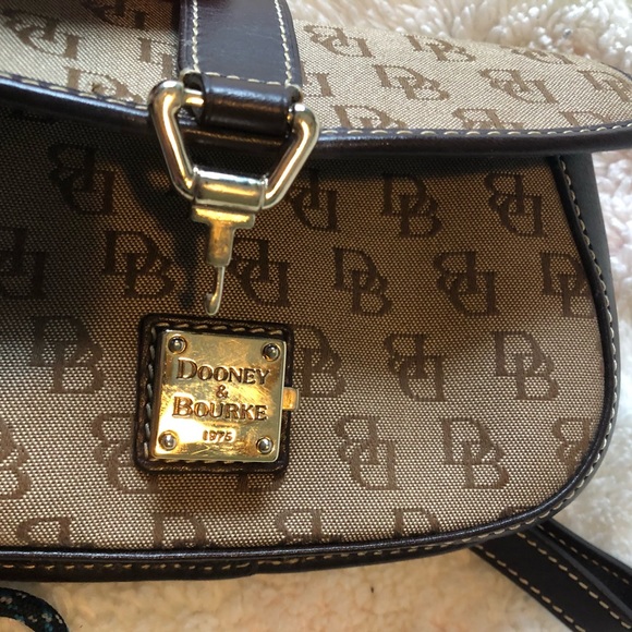 Dooney & Bourke signature DB Wristlet - Picture 12 of 16